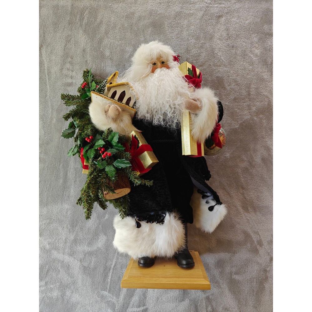 Lynn Haney Collection "Midnight Journey" 2004 Traditional Santa Claus Figurine